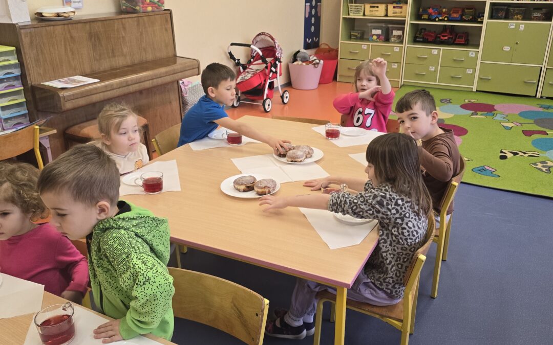 Tłusty czwartek. Karnawał to czas uczt i zabaw :)